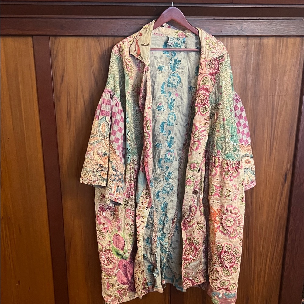 Magnolia Pearl Multicolor Floral Robe